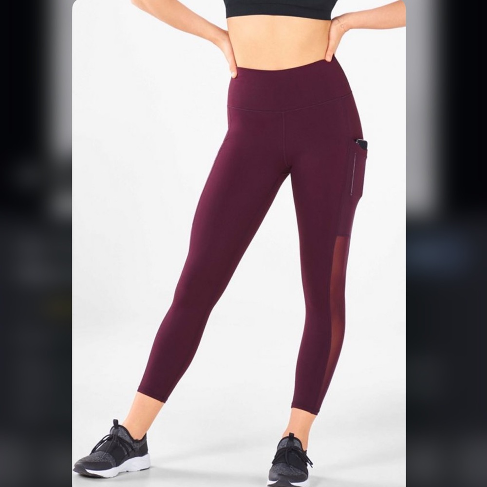 🚫SOLD🚫Mila High-Waisted Capri Leggings